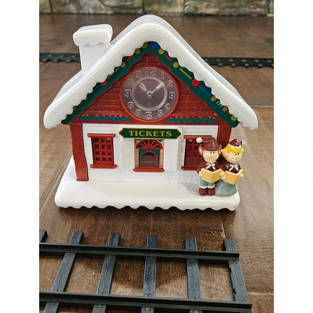 Santas Express Christmas Train Set North Pole 1225 Locomotive Holiday Decor